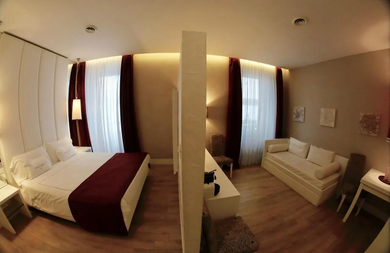 Tullia&Prisca Relais Hotel Rome 2*,  Italy