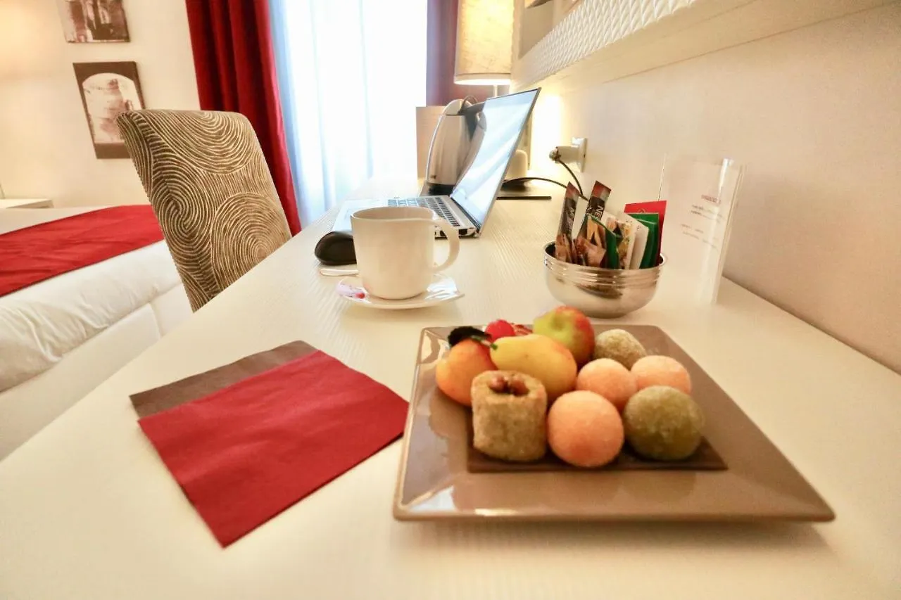 Tullia&Prisca Relais Hotel Rome 2*,